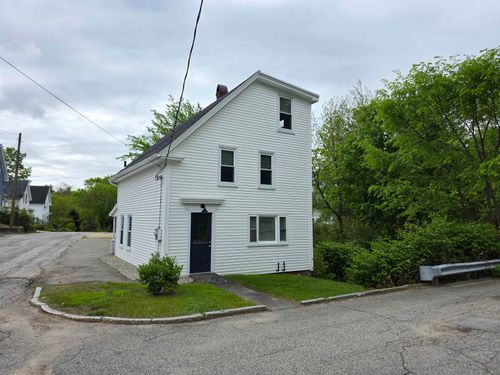 11 Bunker St, Farmington, NH, 03835-3309 | Card Image