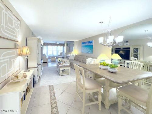 5607-4085 Northlight Dr, NAPLES, FL, 34112-5071 | Card Image