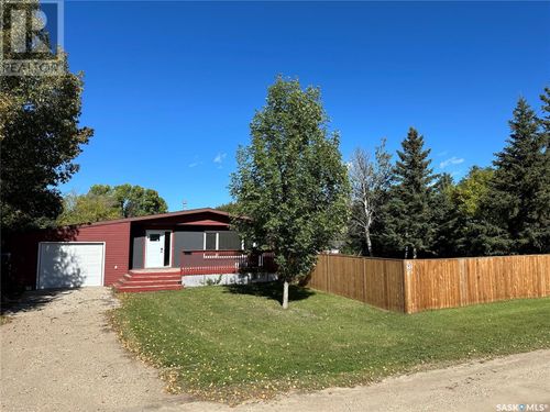 717 2nd St S, Leask, SK, S0J1M0 | Card Image