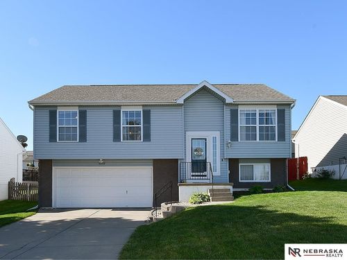 15721 Redwood Street, Omaha, NE, 68136 | Card Image