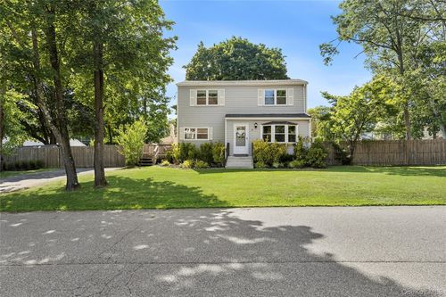 12 Lakeview Dr, Middle Island, NY, 11953-1346 | Card Image