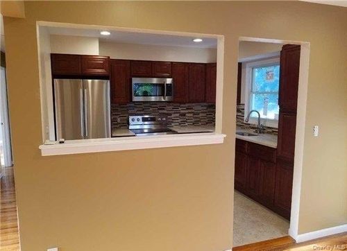 2nd-fl-17 Hallock St, Farmingdale, NY, 11735-3848 | Card Image