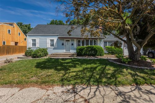 306 5th Ave, E Northport, NY, 11731-2301 | Card Image