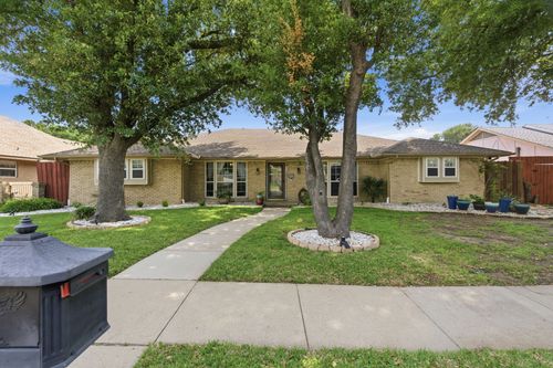 1025 Hampshire Ln, Carrollton, TX, 75007-4820 | Card Image