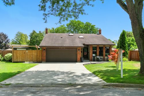7078 Rosseau Pl, Niagara Falls, ON, L2J3V2 | Card Image