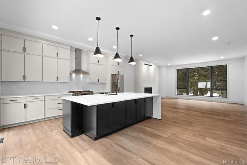 525 Walnut St, Brighton, MI, 48116-0090 | Card Image