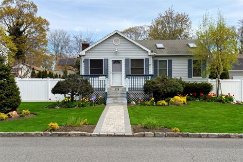 174 Trouville Rd, Copiague, NY, 11726-3513 | Card Image