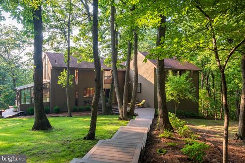 725 Laurel Ridge Rd, Reinholds, PA, 17569-9578 | Card Image