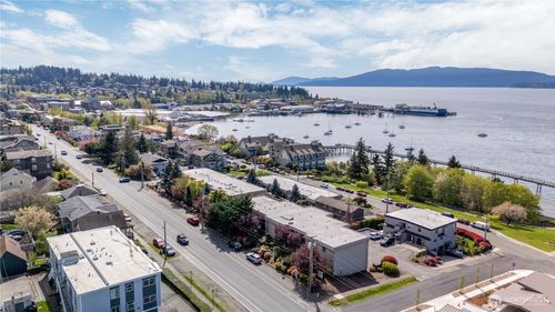 c4-700 11th St, Bellingham, WA, 98225-6232 | Card Image