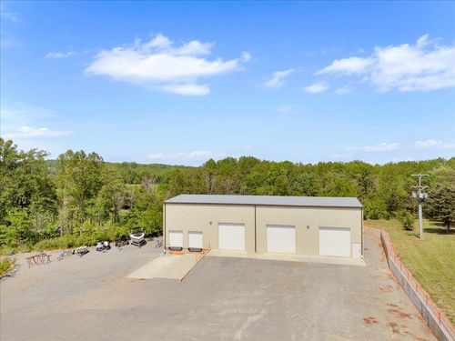 3-2586 Tuck Rd, Moneta, VA, 24121-4536 | Card Image