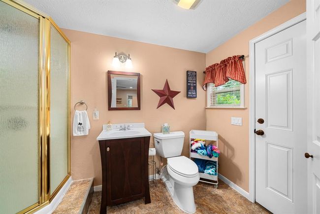 Guest Suite Bathroom | Image 25