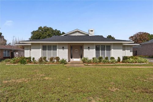 6608 Chimney Top Dr N, Mobile, AL, 36695-2609 | Card Image