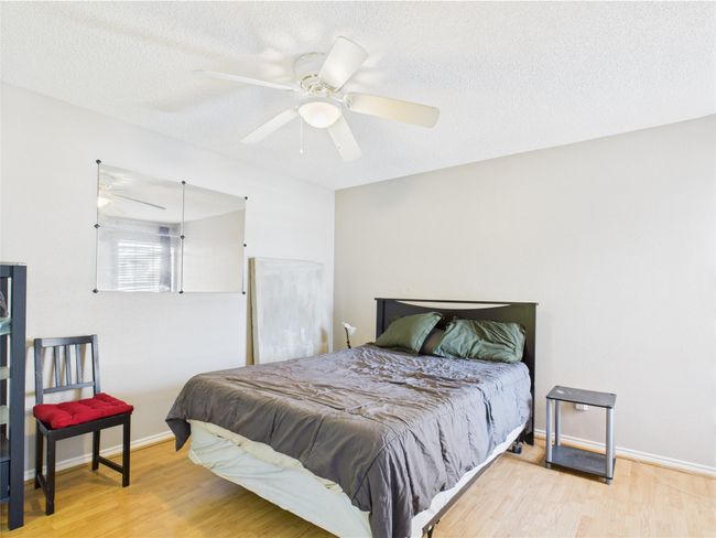 Bedroom with Access to Bathroom and Large Closet | Image 10