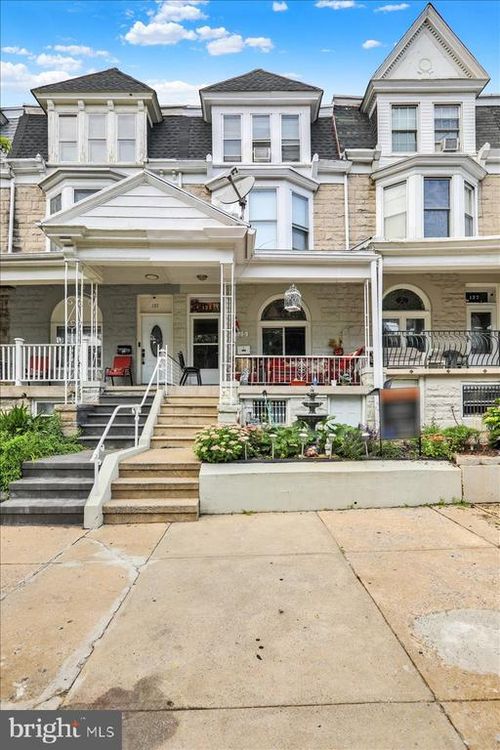 125 W Windsor St, READING, PA, 19601-2032 | Card Image