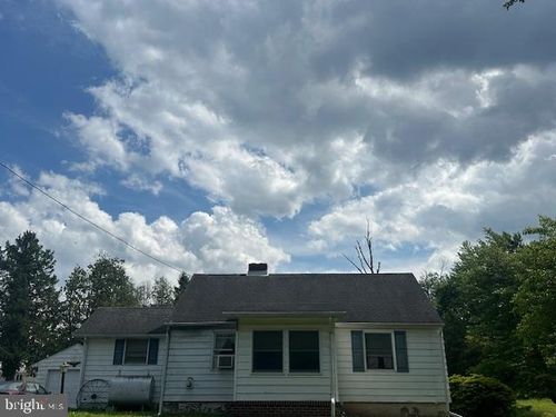 2012 E Main St, DOUGLASSVILLE, PA, 19518-9127 | Card Image