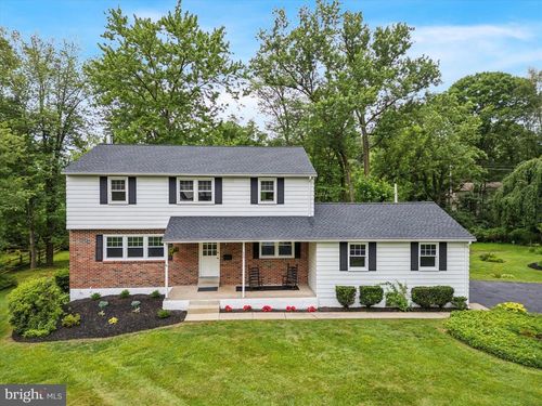 127 Homestead Dr, Doylestown, PA, 18901-4810 | Card Image