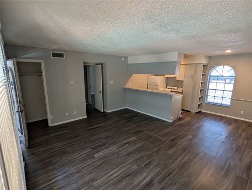 102-101 E 33rd St, Austin, TX, 78705-2436 | Card Image