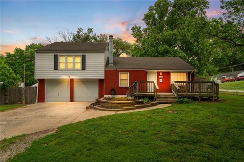 2700 S Scott Ave, Independence, MO, 64052-3131 | Card Image