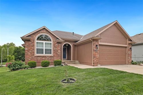 4421 Ne 72nd Ter, Kansas City, MO, 64119-1577 | Card Image