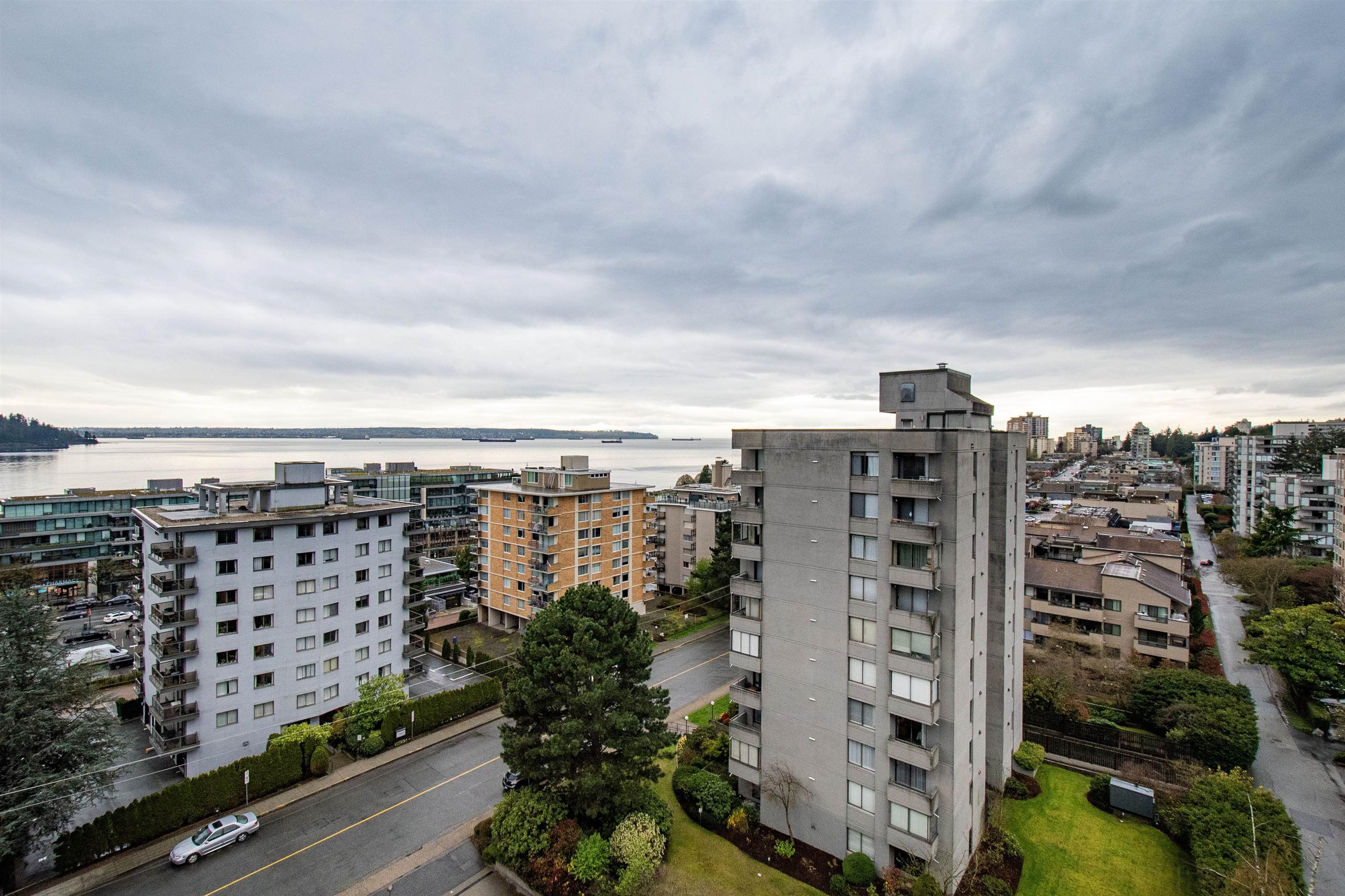 1003 - 555 13 Th Street, Condo with 0 bedrooms, 1 bathrooms and 1 parking in West Vancouver BC | Image 21