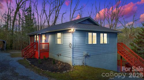 124 Flat Creek Rd, Lake Toxaway, NC, 28747-9301 | Card Image
