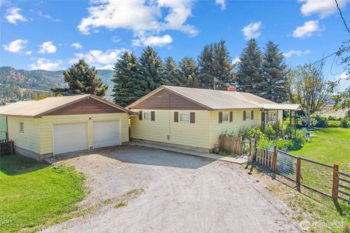 511 Valley Westside Rd, Colville, WA, 99114-8632 | Card Image