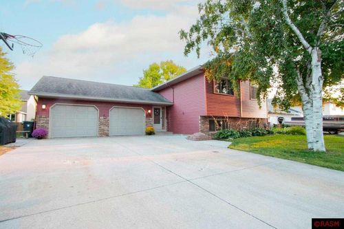 1731 Orchid Dr N, North Mankato, MN, 56003-1431 | Card Image