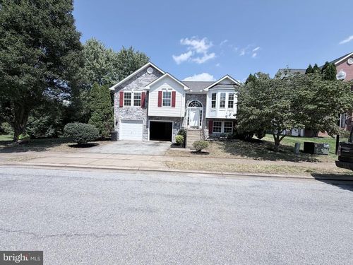 687 Crosswinds Dr, CHARLES TOWN, WV, 25414-3967 | Card Image