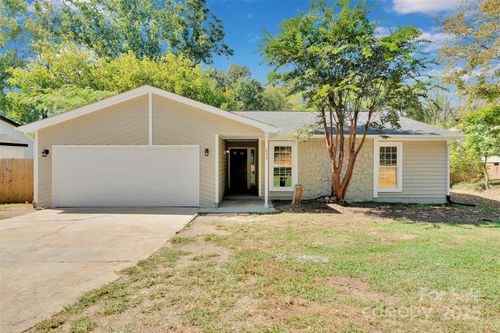 232 Vista Grande Cir, Charlotte, NC, 28226-3663 | Card Image