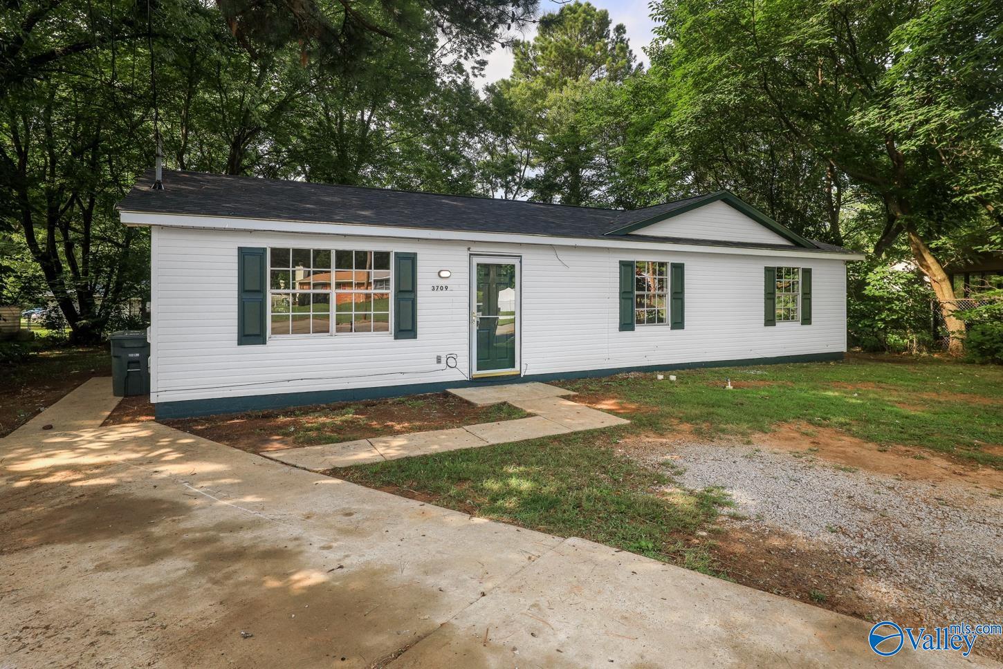 Steadman Dr, Huntsville, AL 35810