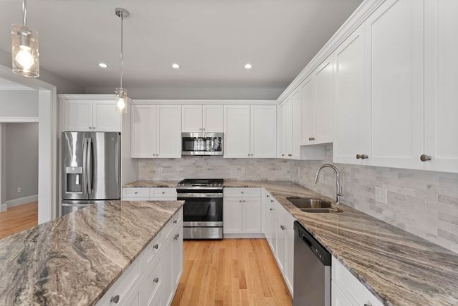 17 - 17 Monroe St, House attached with 3 bedrooms, 3 bathrooms and 4 parking in Norwood MA | Image 6