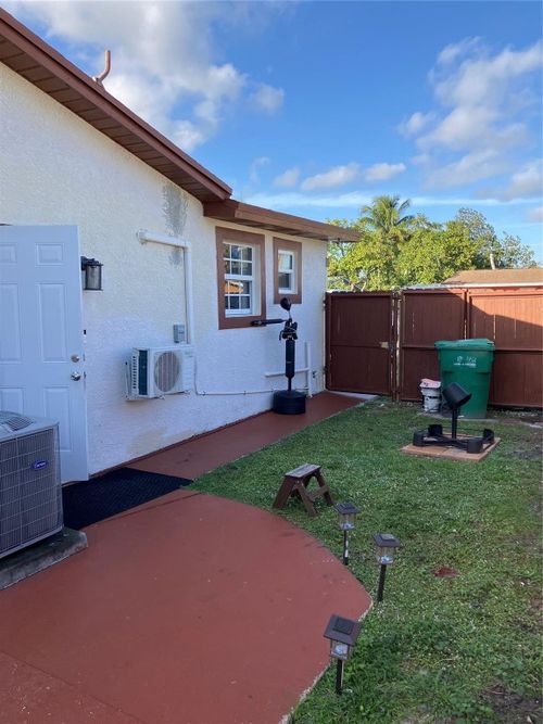 4232 Sw 20th St, Fort Lauderdale, FL, 33317-6304 | Card Image