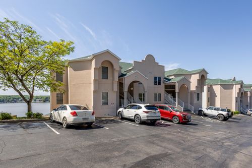 2c-92 Emerald Bay Dr, LAKE OZARK, MO, 65049-6930 | Card Image