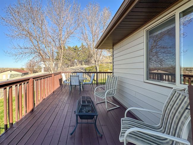 Wrap-around deck | Image 54
