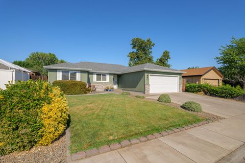 1161 Marilee St, Central Point, OR, 97502-2973 | Card Image