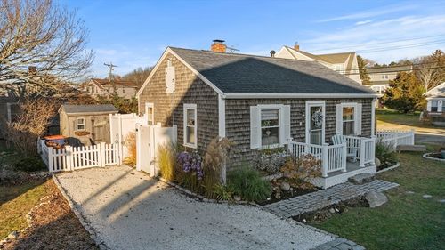 5 Beach St, Mattapoisett, MA, 02739-4110 | Card Image