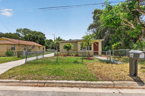 426 N 19th St, Fort Pierce, FL, 34950-2707 | Card Image