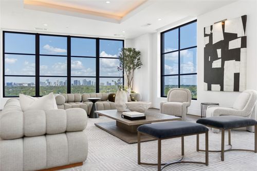 901-2323 San Felipe St, Houston, TX, 77019-3401 | Card Image