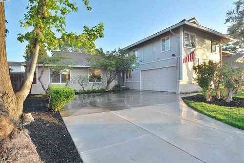 651 Brookfield Dr, Livermore, CA, 94551-1837 | Card Image