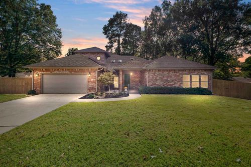 800 Trenton Ct, Longview, TX, 75601-4930 | Card Image