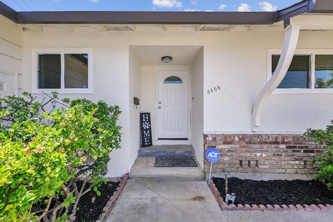 6608 Heatherwood Way, House other with 3 bedrooms, 2 bathrooms and null parking in Sacramento CA | Image 4