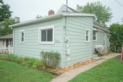 1502 Chestnut Ave, Winona Lake, IN, 46590-1615 | Card Image