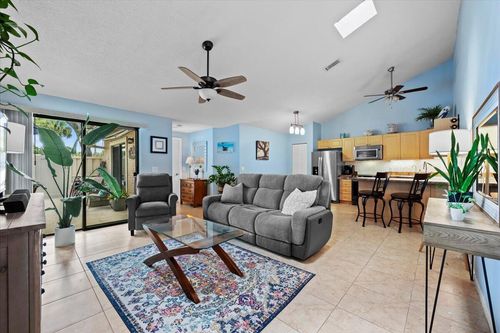 5261 Eagle Lake Dr, Palm Beach Gardens, FL, 33418-1538 | Card Image