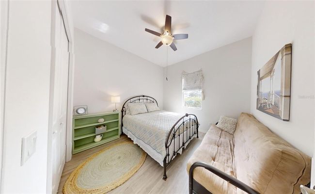 Guest Bedroom | Image 17