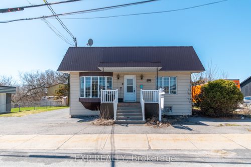 4612 Ste-Catherine St, St Isidore, ON, K0C2B0 | Card Image