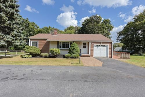 4 Wendell St, Swansea, MA, 02777-3031 | Card Image