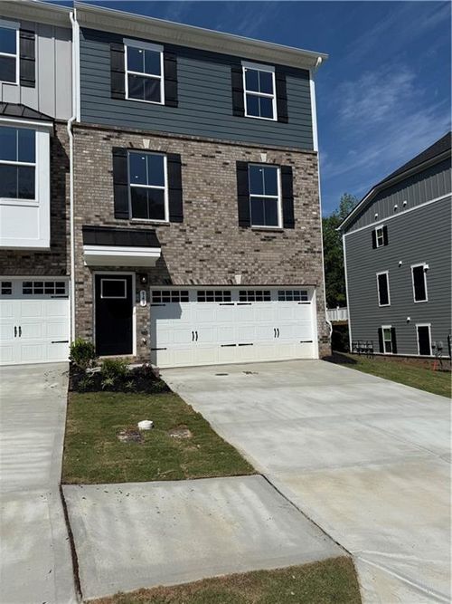 949 Woods Chapel Rd, Sugar Hill, GA, 30518-8041 | Card Image