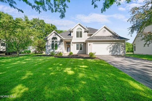 780 Hunters Run, Perrysburg, OH, 43551-5490 | Card Image