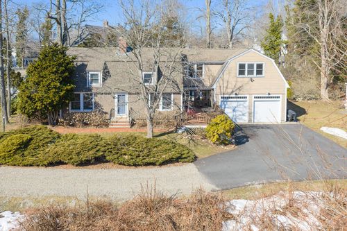 537 W Falmouth Hwy, Falmouth, MA, 02540-2032 | Card Image