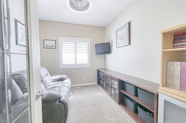 149 Bow Ridge Cres, House detached with 3 bedrooms, 3 bathrooms and 4 parking in Cochrane AB | Image 18